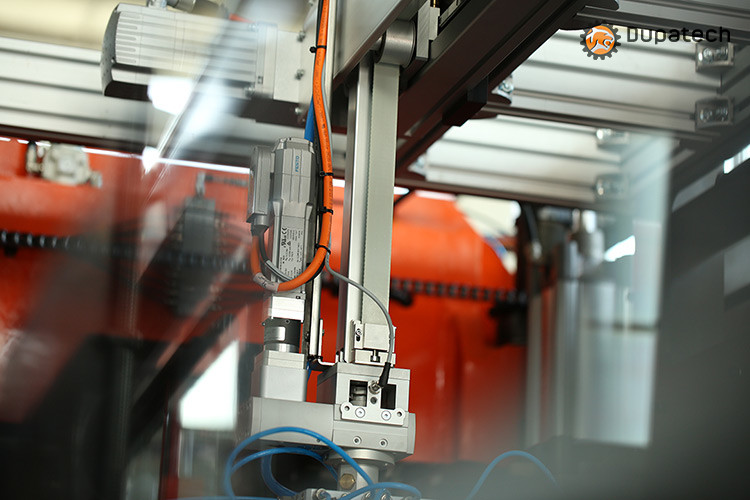 Dupatech thermoforming ancillary equipment | robot